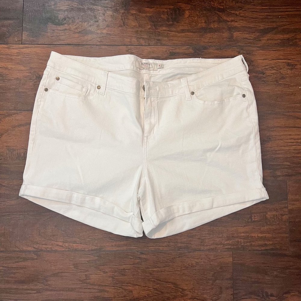 Torrid brand white denim shorts